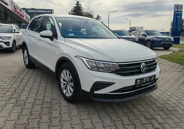 samochody osobowe Volkswagen Tiguan cena 99990 przebieg: 48000, rok produkcji 2021 z Kobylin